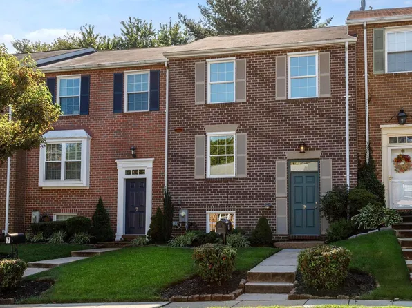 9 Pinecone Ct, Parkville, MD 21234