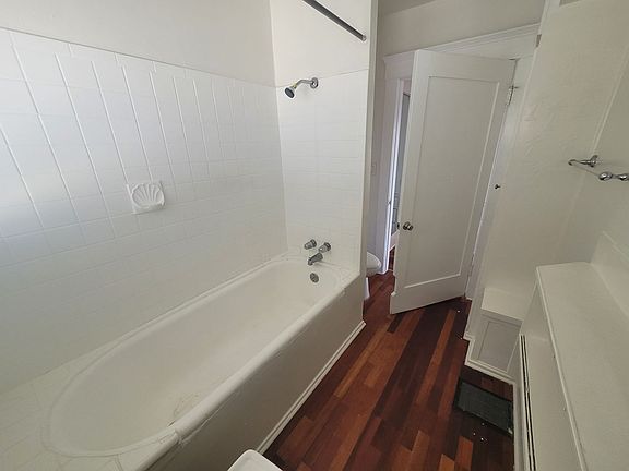 5th image of 3721-3731 E Huntington Dr #3723