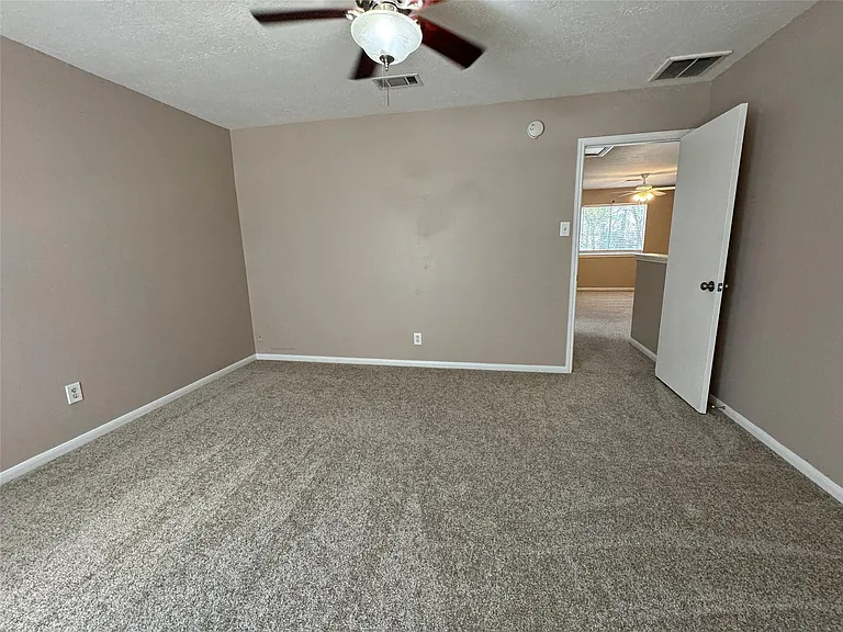 18374 Pine Post Ct — Photo 23