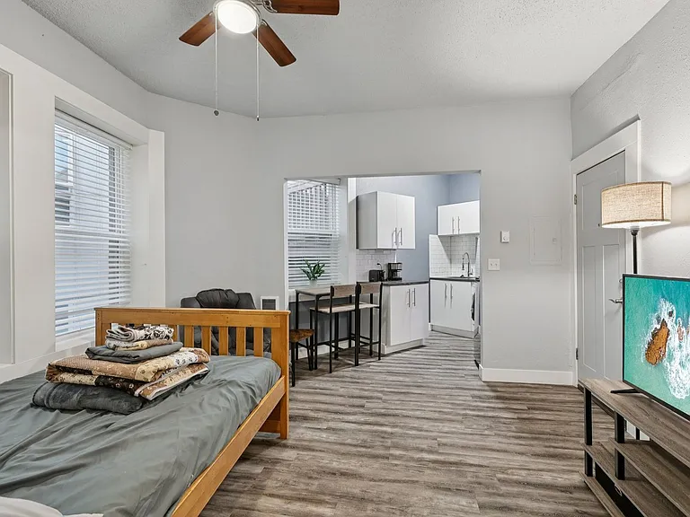CENTER VIEW APARTMENTS- LIVE YOUR BEST LIFE HERE! — Photo 45