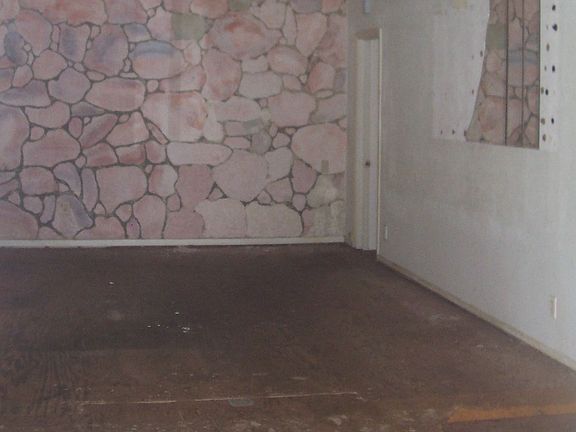 4th image of 2501 47th Ave N