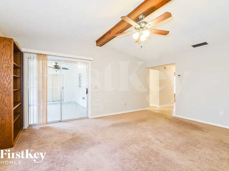913 Sylvia Dr — Photo 6