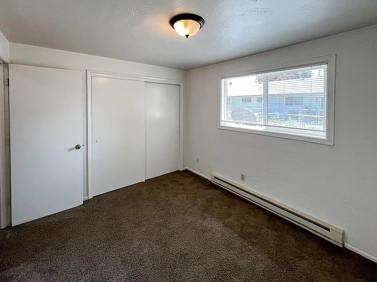 2514 Honeysuckle Way NE — Photo 13