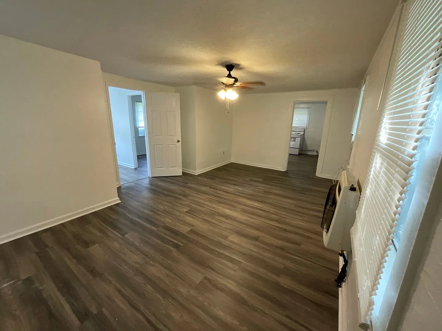 Adorable 2/1 in Marianna w/ Front Porch — Photo 2