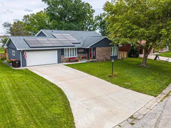 374 Northgate St, Lincoln, IL 62656