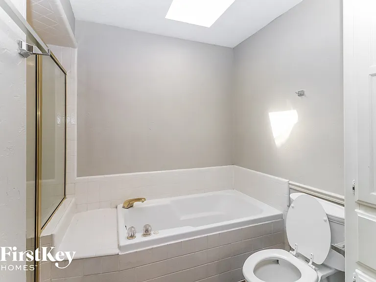 800 Adams Trl — Photo 9