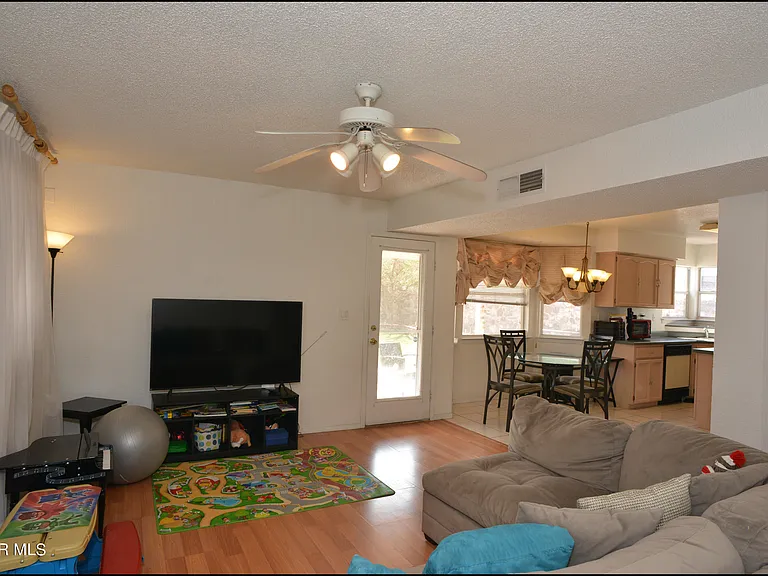 7528 Luz De Lumbre Ave — Photo 6