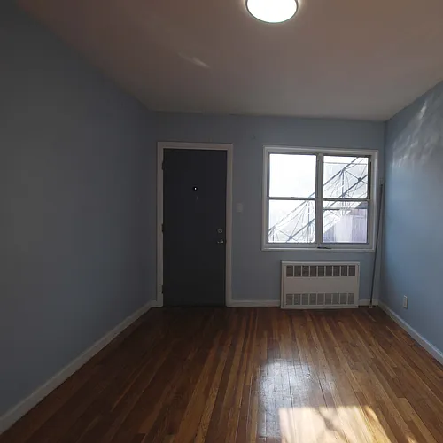 901 E 103rd St #1 Photo 1