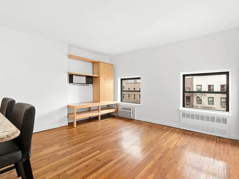 322 E 14th St #4F — Photo 1