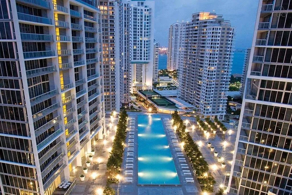 2 bed, 1167 sqft, $4,500 — Photo 1