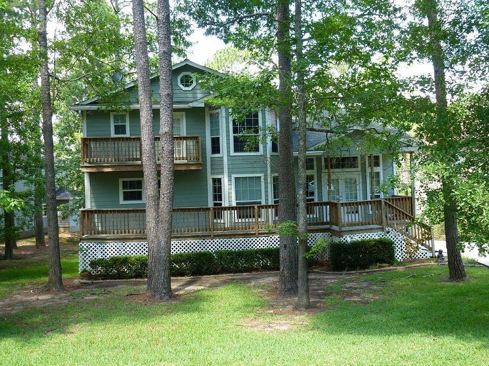 1st image of 220 Lake Grove Dr