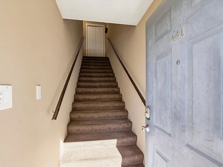 990 W Brevard St — Photo 31