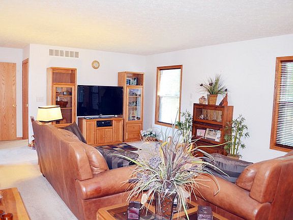 4th image of 3351 Oakstone Dr