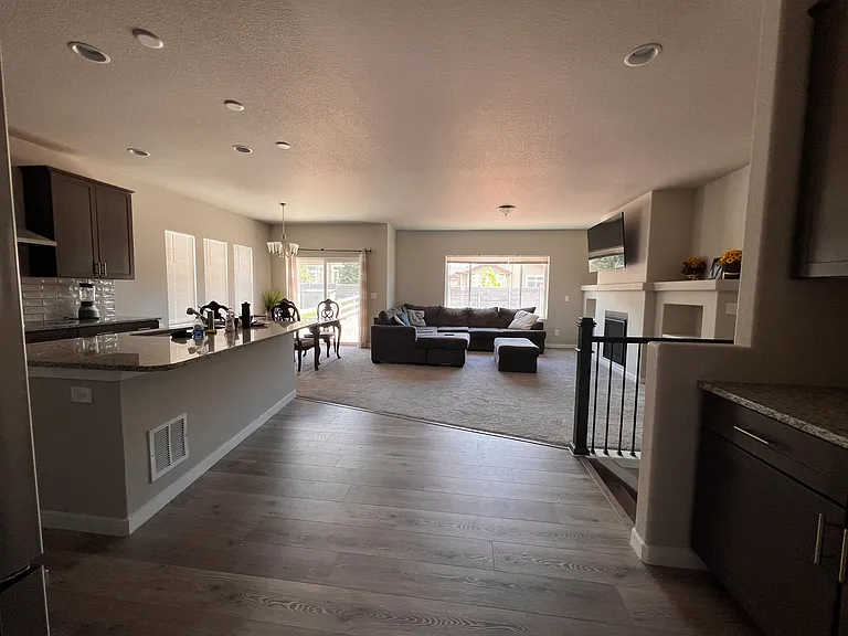 3891 Ivy Hill Dr — Photo 4