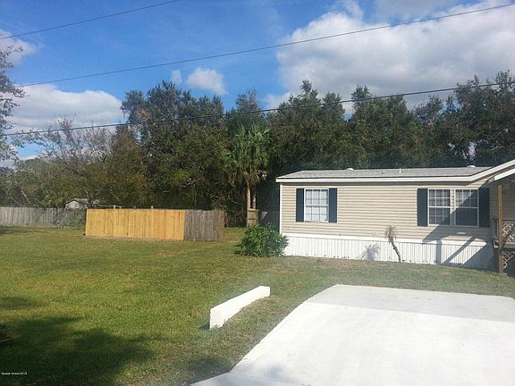 2nd image of 5911 Cedar Lake Dr