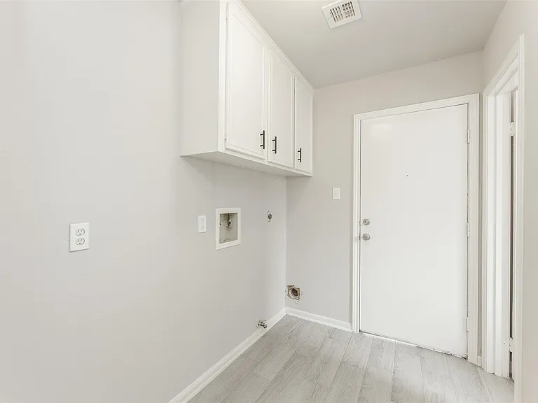 21402 Park Royale Dr — Photo 15