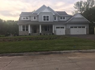 5808 Creek Valley Rd, Edina, MN 55439