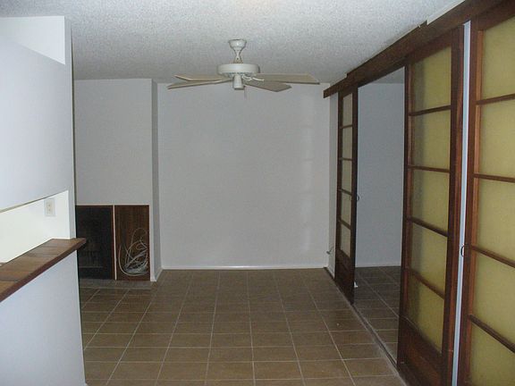 3rd image of 2869 Par Ln APT C