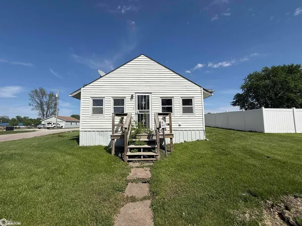 1903 S 16th St, Centerville, IA 52544
