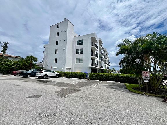 3rd image of 301 Croton Avenue #305
