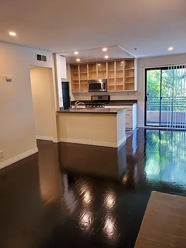 Burton Way Apartments Photo 1