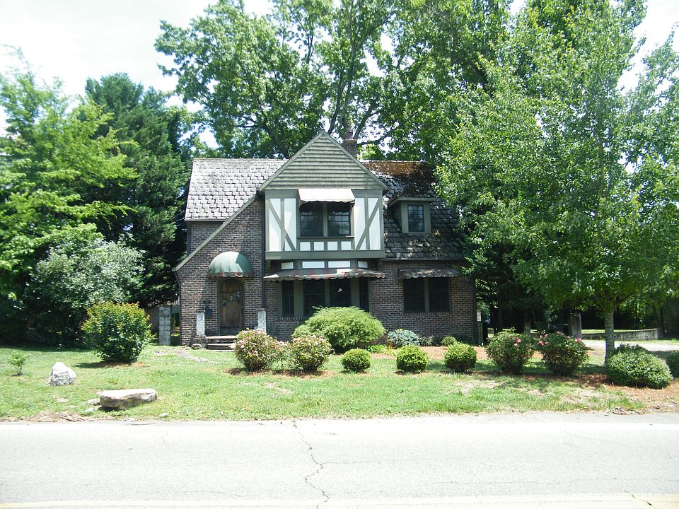 1st image of 208 Adair Dr