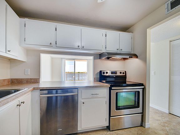 5th image of 480 Executive Center Drive #2c