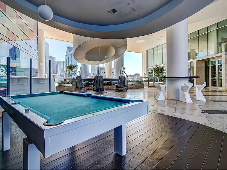 Cirque Residences — Photo 37