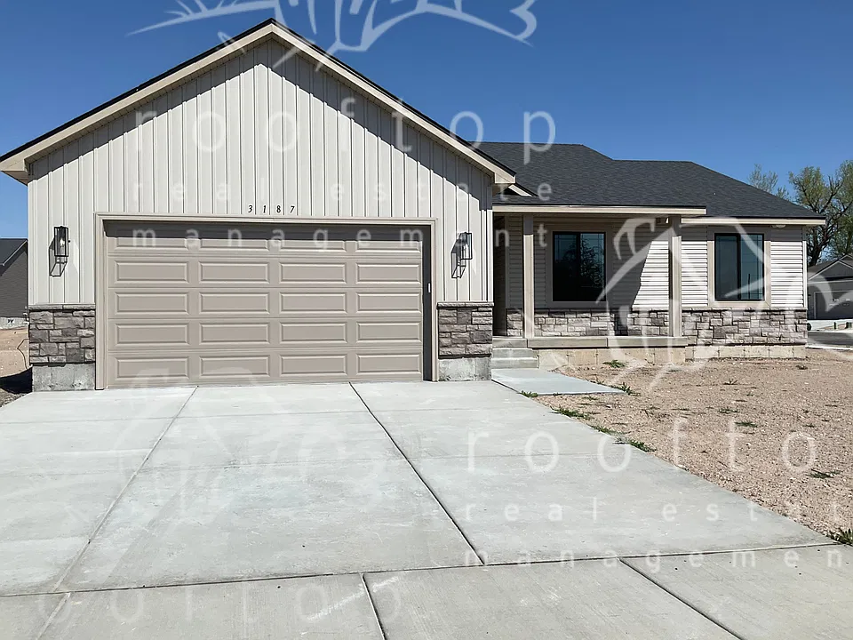 3187 Riata Ln