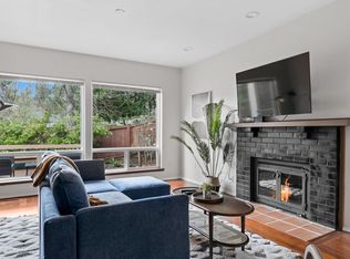 10406 NE 17th St APT B, Bellevue, WA 98004