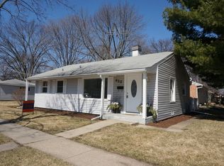 920 W Crystal St, Mundelein, IL 60060