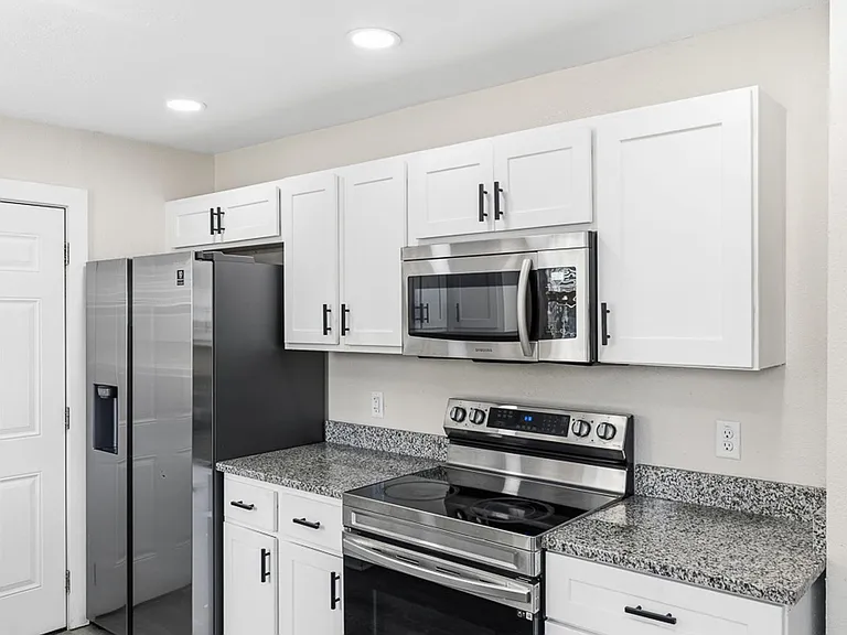 408 E Little Creek Rd — Photo 14