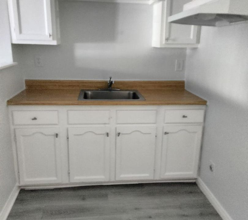 1st image of 11104 Weddington St APT 5