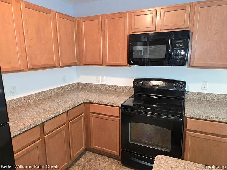 29949 Fox Run Cir — Photo 11