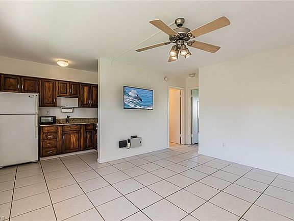 5th image of 190 N Collier Blvd APT N2