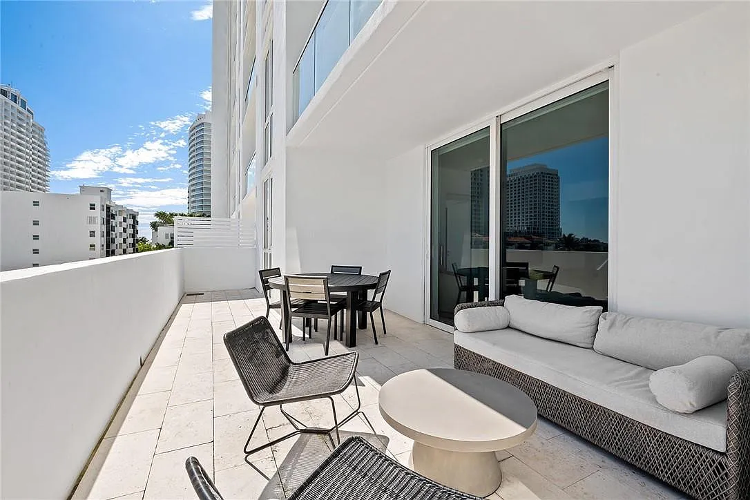 1 bed, 1.0 bath, 800 sqft, $4,500 — Photo 2