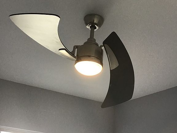 4th image of 605 Hirsch Ave
