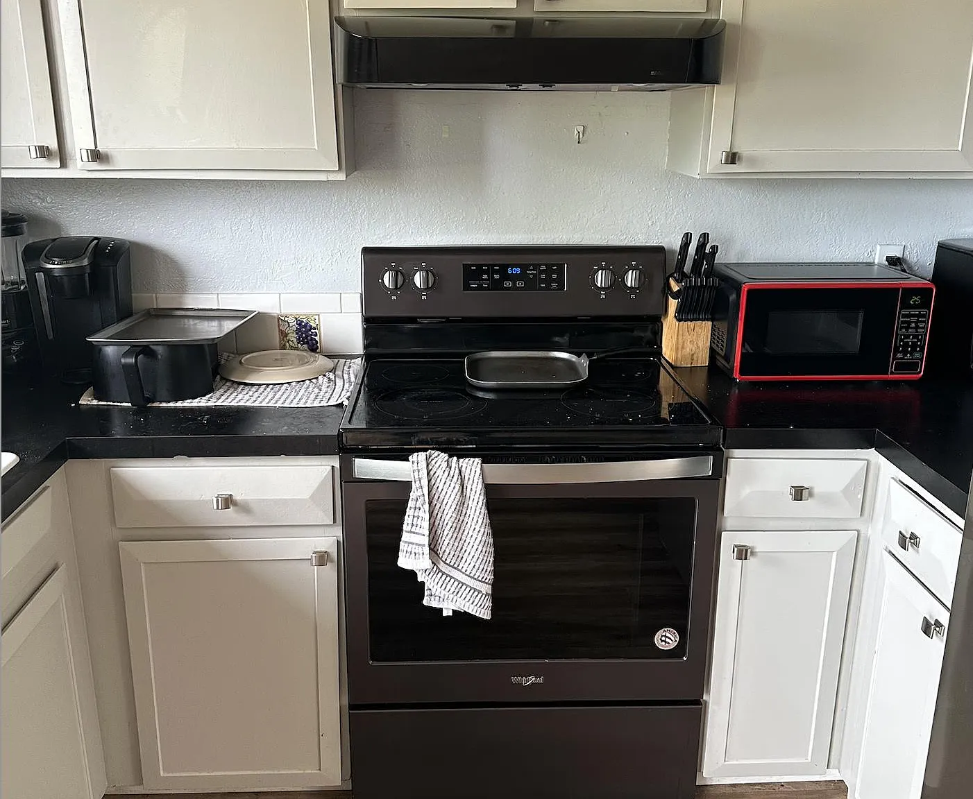 4 bed, 2.0 bath, 2600 sqft, $1,118 — Photo 4