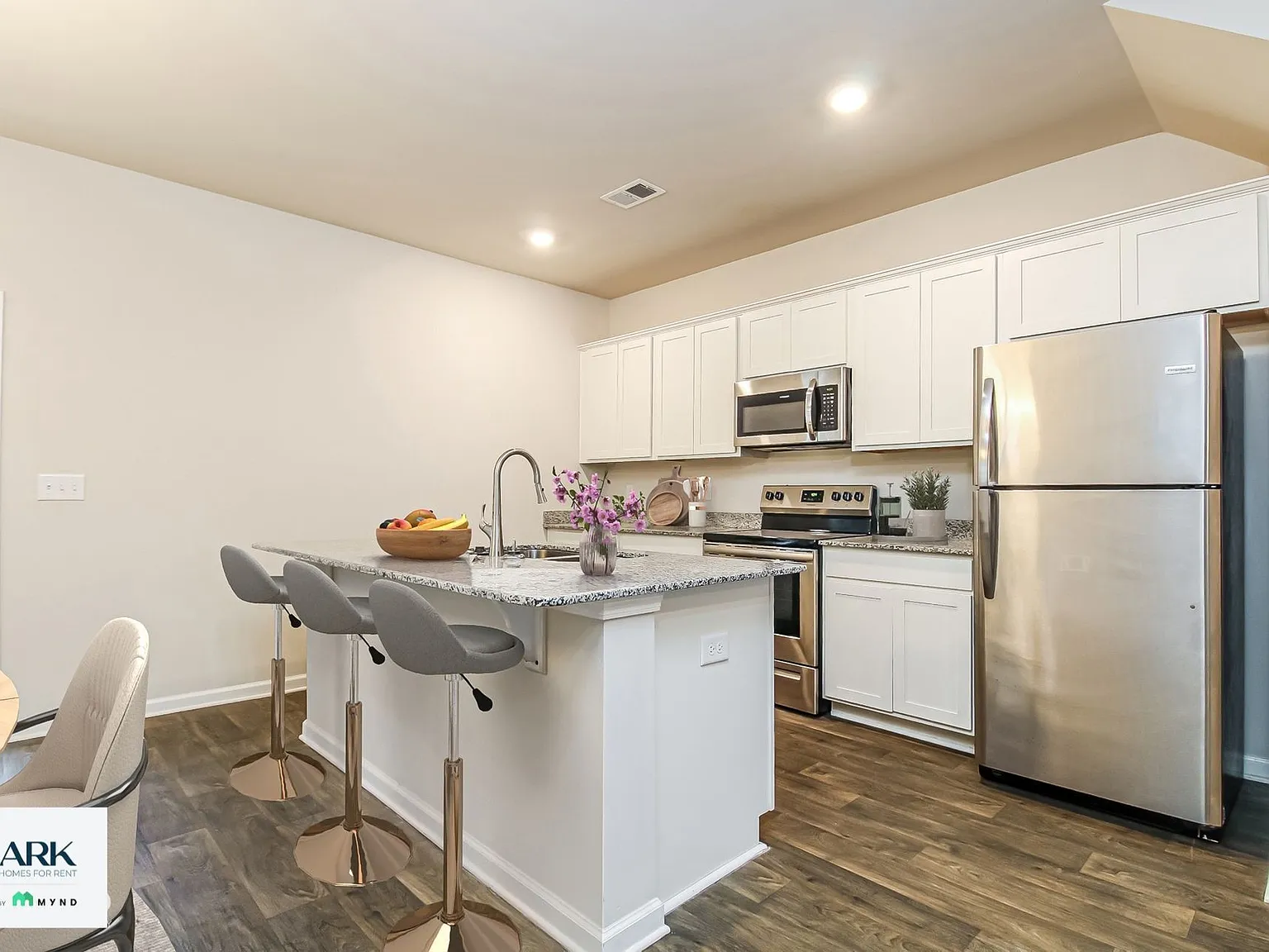 3 bed, 2.5 bath, 1428 sqft, $1,633 — Photo 4