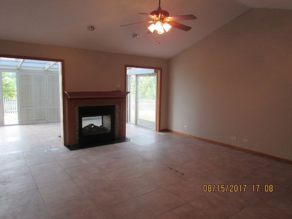 5th image of 825 Benson Ct
