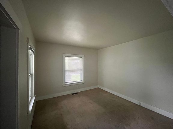 2nd image of 2318-2320 Fremont St