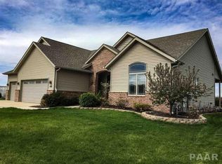 1901 Remington Rd, Pekin, IL 61554