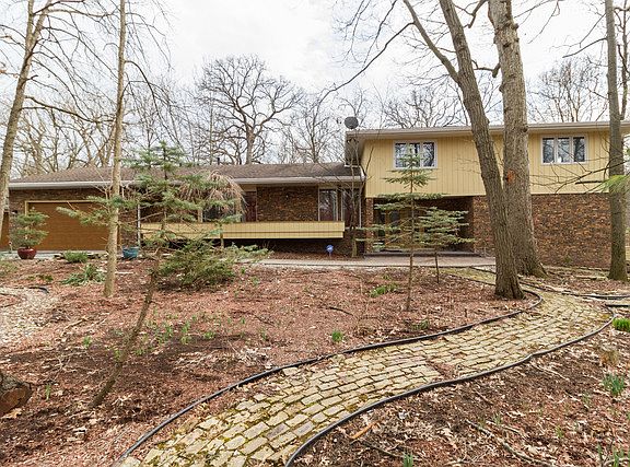 4th image of 6 Thornwood Dr