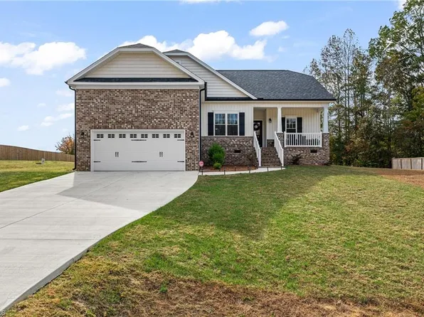 4716 Lord James Pl, Liberty, NC 27298