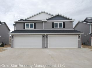 2605 Douglas Pl SE, Mandan, ND 58554