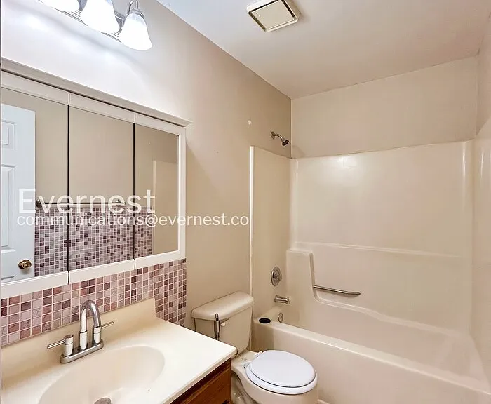 11406 Wentworth Ct — Photo 9