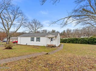 102 Lawton Rd, Oak Ridge, TN 37830