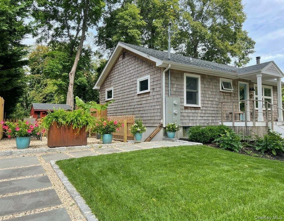 1 bed, 1.0 bath, 905 sqft, $2,500 — Photo 1