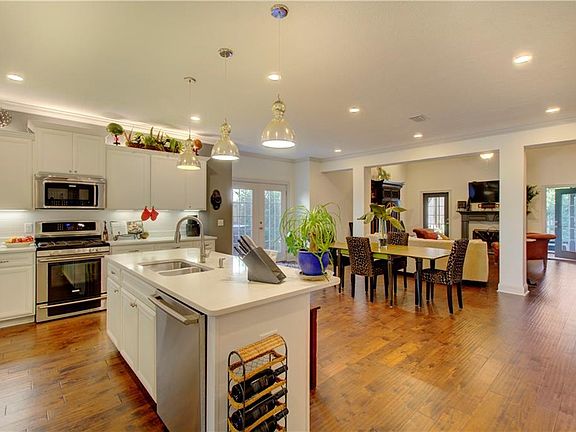 4th image of 109 Southern Oaks Ln