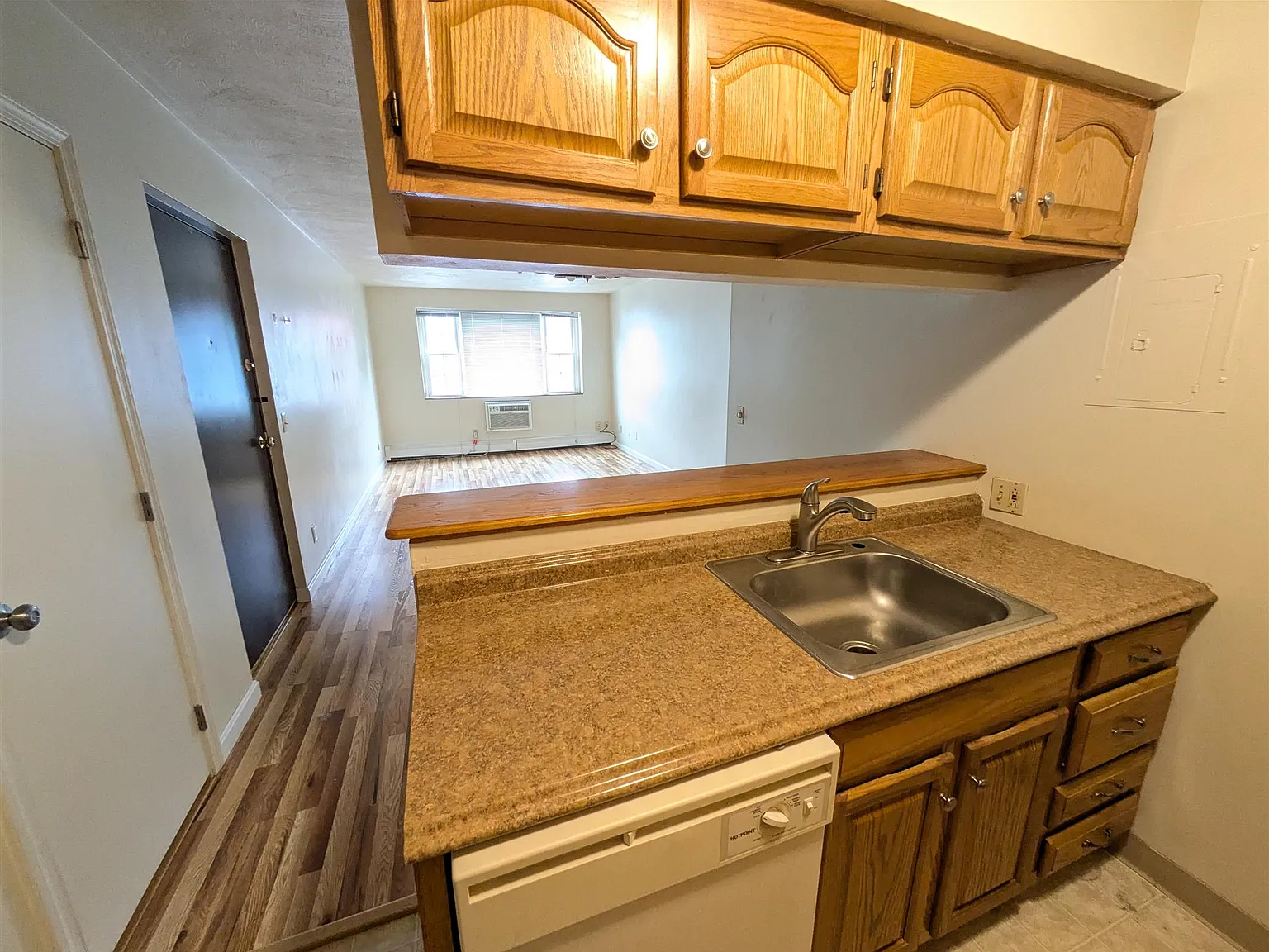 2 bed, 9999 sqft, $2,600 — Photo 3